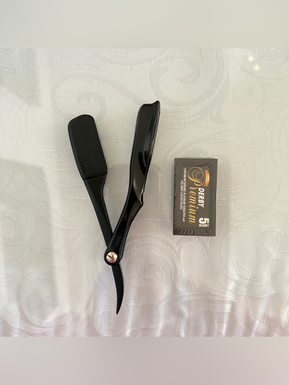 Black Straight Shaving Barber Razor with Blades